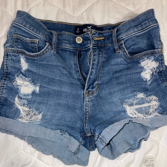 Hollister Shorts - Picture 1 of 2